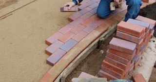 Установка тротуарной плитки в Луховицах - цена от 828 руб. за работу