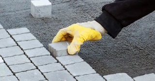 Укладка тротуарной плитки 50 на 50 в Луховицах в октябре