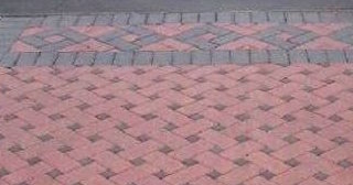Укладка тротуарной плитки на старое бетонное основание в Луховицах в октябре