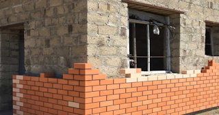Профессиональная облицовка цоколя дома в Луховицах в октябре